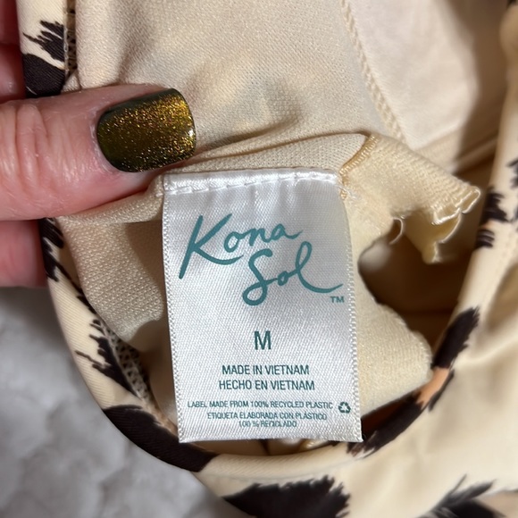 Cheeta Print swimsuit - Picture 6 of 6